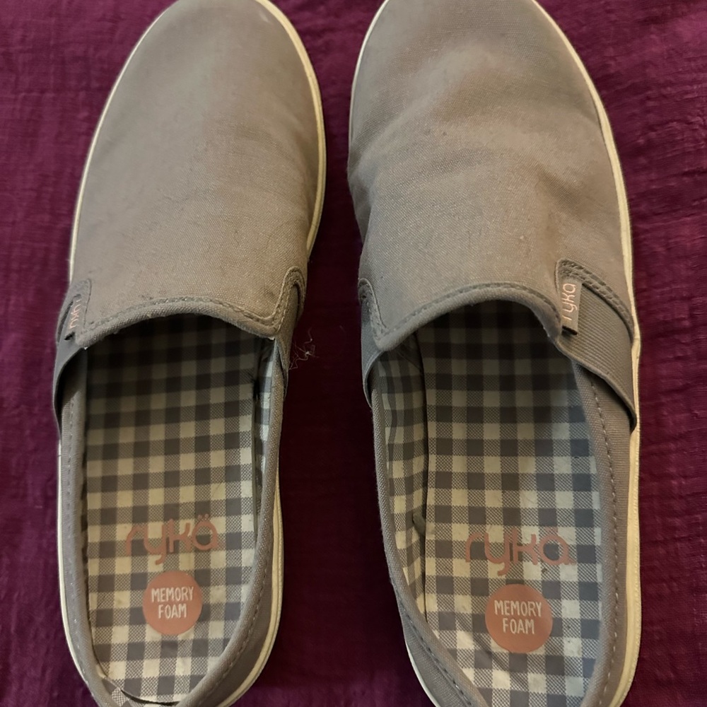 Rykä sneaker mule. Cute casual shoe.